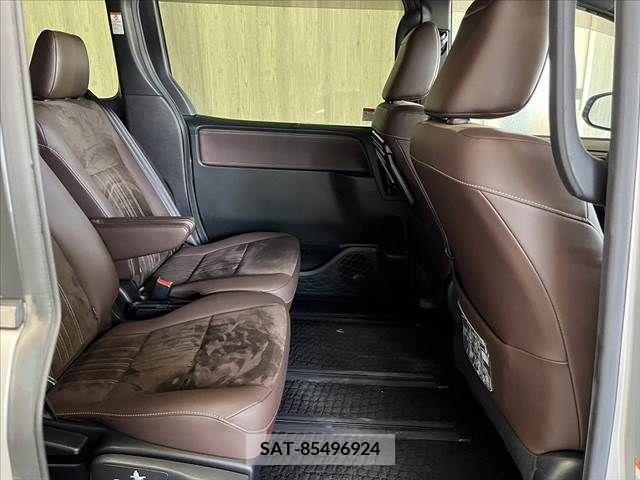 Toyota ESQUIRE 2018-02 331530-21