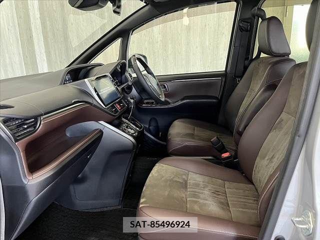 Toyota ESQUIRE 2018-02 331530-15