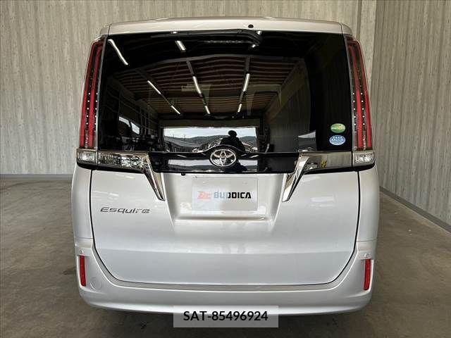 Toyota ESQUIRE 2018-02 331530-13