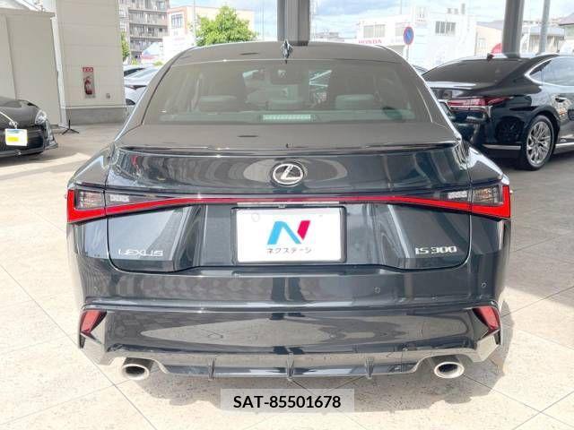 Lexus IS 2021-05 275748-15