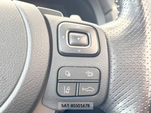 Lexus IS 2021-05 275748-2