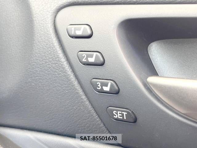 Lexus IS 2021-05 275748-6