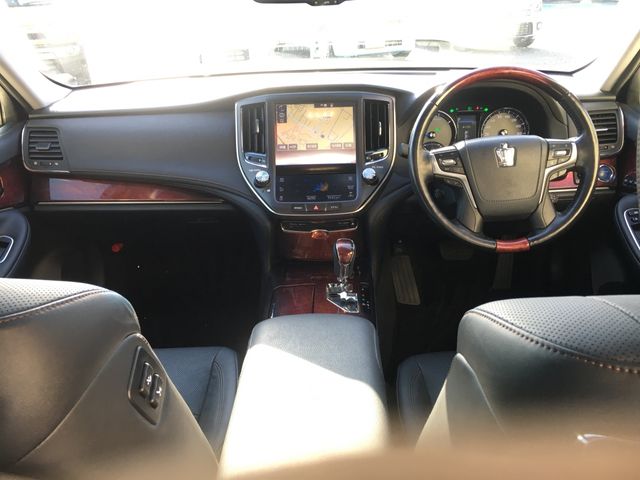 Toyota CROWN MAJESTA 2016-12 192288-5