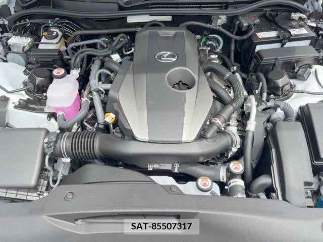 Lexus IS 2022-05 275404-18