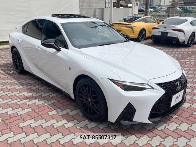 Lexus IS 2022-05 275404-16