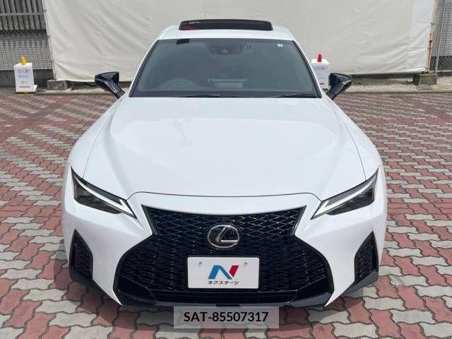 Lexus IS 2022-05 275404-14