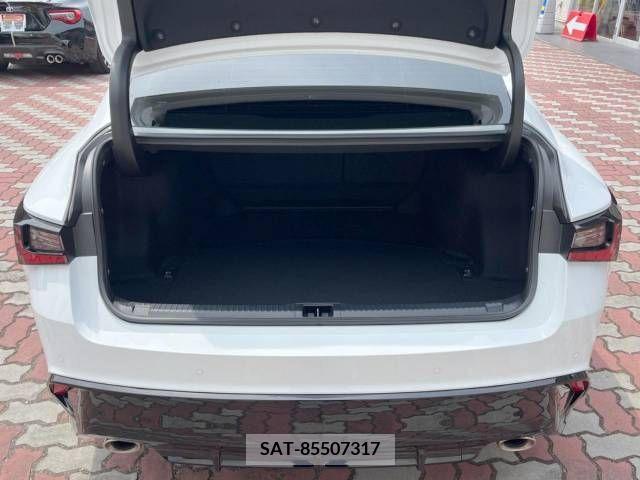 Lexus IS 2022-05 275404-10