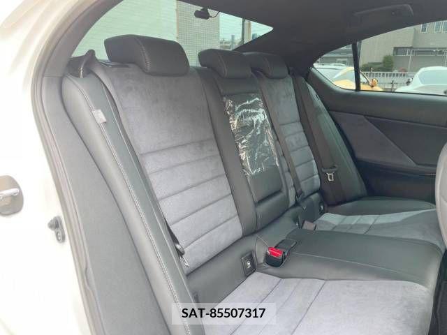 Lexus IS 2022-05 275404-9