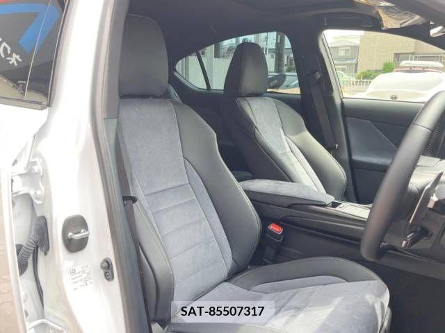 Lexus IS 2022-05 275404-8