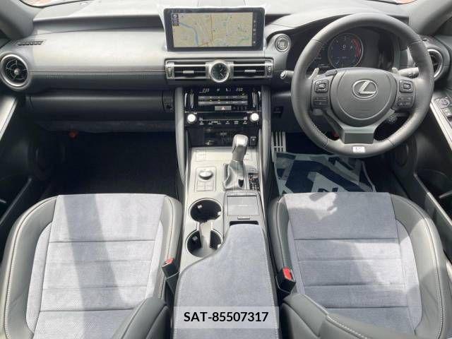 Lexus IS 2022-05 275404-1