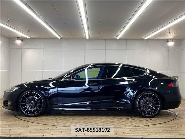 Tesla MODEL S 2018-11 299038-15