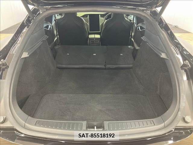 Tesla MODEL S 2018-11 299038-13