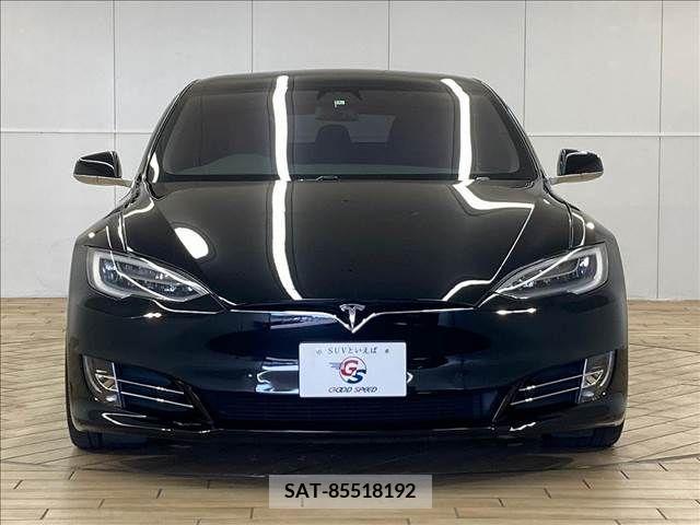 Tesla MODEL S 2018-11 299038-2