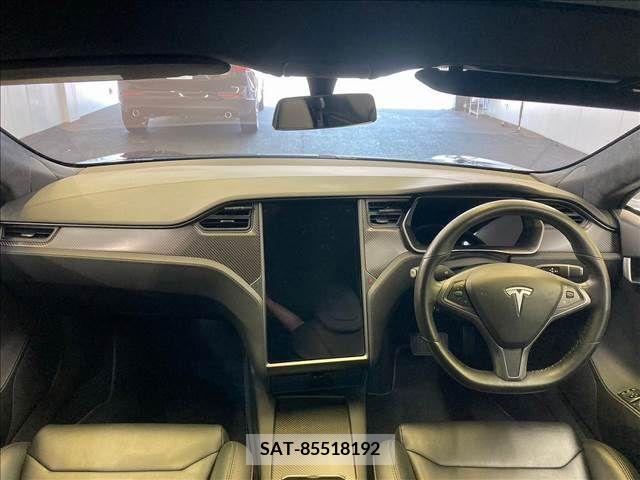 Tesla MODEL S 2018-11 299038-1