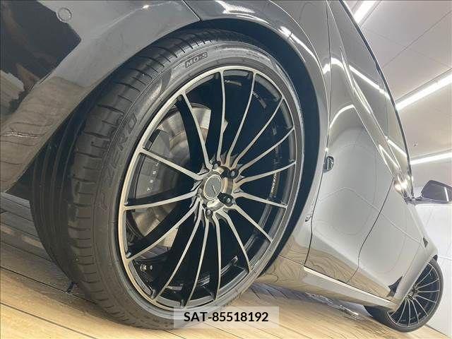 Tesla MODEL S 2018-11 299038-19