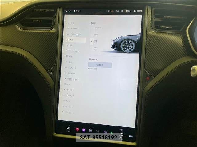 Tesla MODEL S 2018-11 299038-9