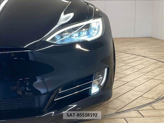 Tesla MODEL S 2018-11 299038-18