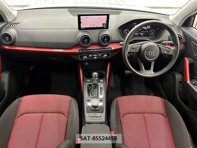 Audi Q2 2019-09 348435-1