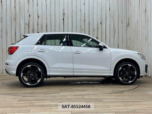 Audi Q2 2019-09 348435-13