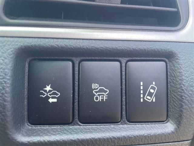 Toyota CAMRY HYBRID 2016-04 181423-21