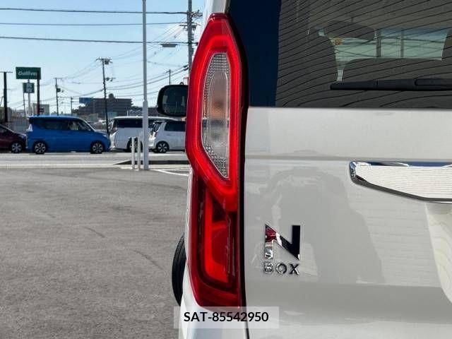 Honda N BOX 2022-10 386065-19