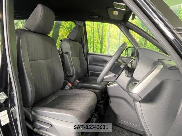 Toyota VOXY 2023-05 313582-8