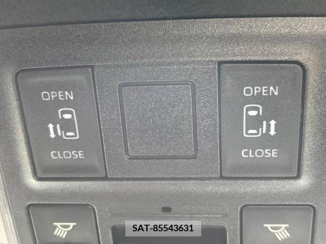 Toyota VOXY 2023-05 313582-6