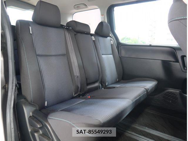 Toyota VOXY 2017-06 350869-22