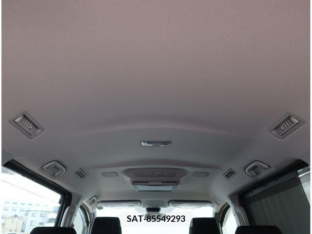 Toyota VOXY 2017-06 350869-27