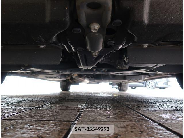 Toyota VOXY 2017-06 350869-18