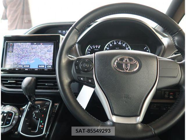 Toyota VOXY 2017-06 350869-12