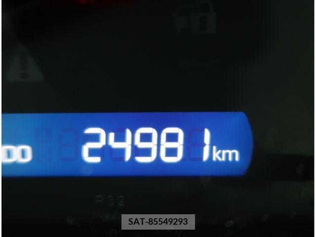 Toyota VOXY 2017-06 350869-11
