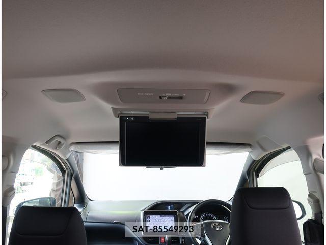 Toyota VOXY 2017-06 350869-9