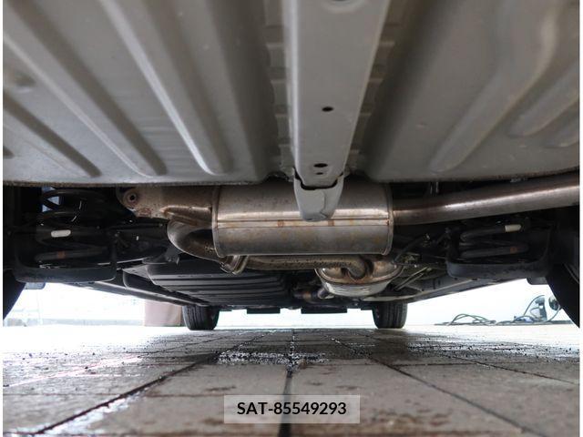 Toyota VOXY 2017-06 350869-19