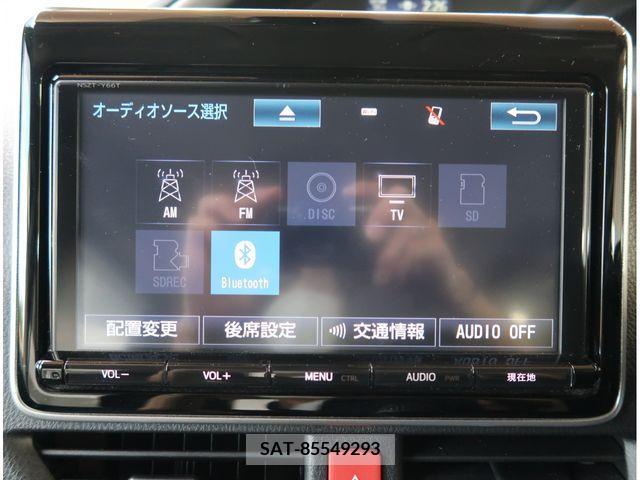 Toyota VOXY 2017-06 350869-7