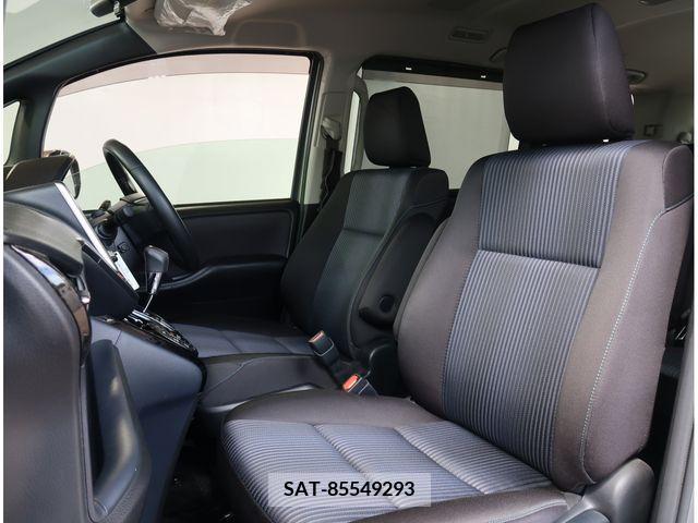 Toyota VOXY 2017-06 350869-21