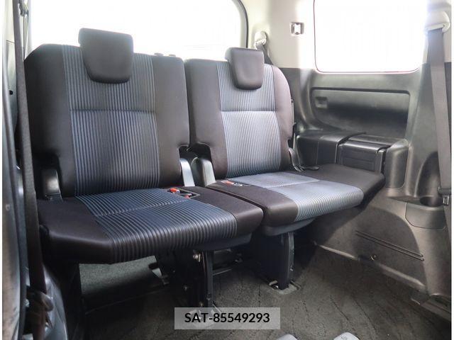 Toyota VOXY 2017-06 350869-24