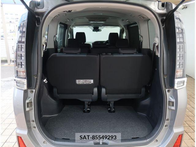 Toyota VOXY 2017-06 350869-26