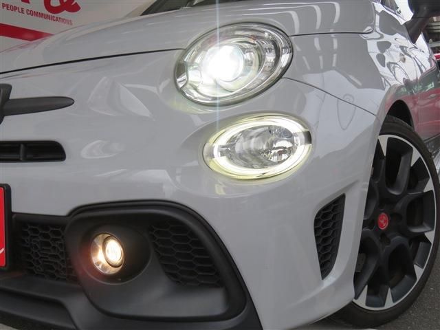 Abarth 595 2017-08 28795-4