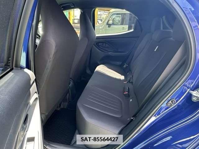 Toyota YARIS 2022-09 371398-5