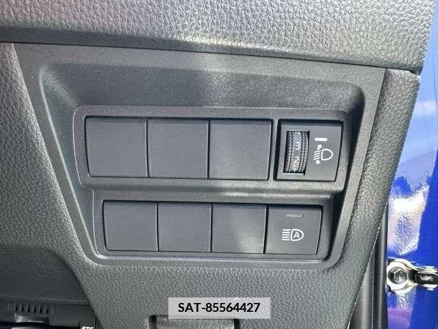 Toyota YARIS 2022-09 371398-14
