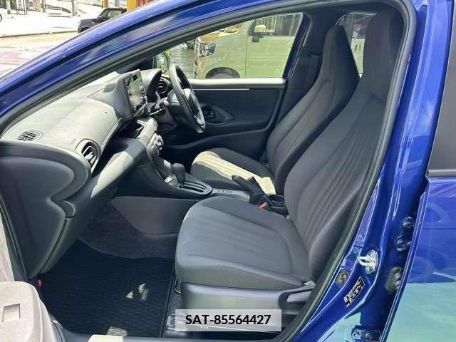 Toyota YARIS 2022-09 371398-4