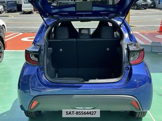 Toyota YARIS 2022-09 371398-9
