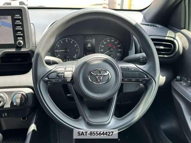 Toyota YARIS 2022-09 371398-7