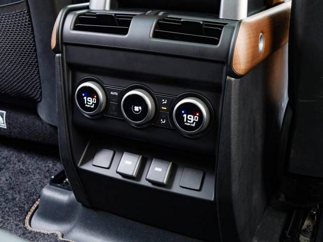 ROVER DEFENDER 2023-01 182047-8