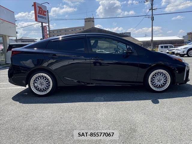 Toyota PRIUS 2021-01 376562-11