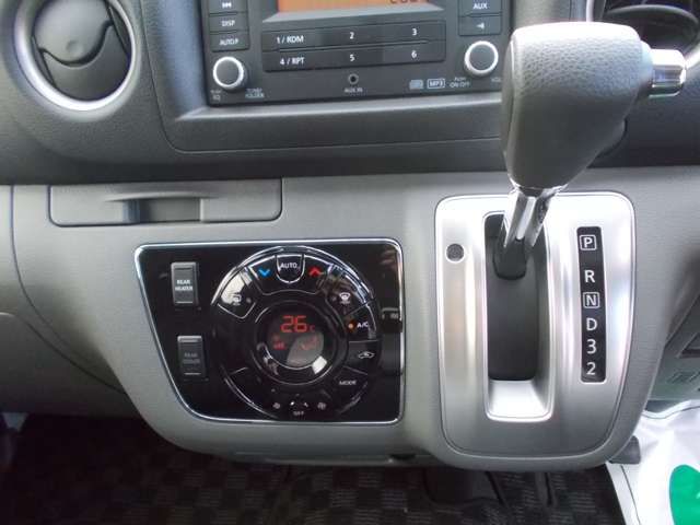 Nissan NV350 Caravan 2018-08 196490-6