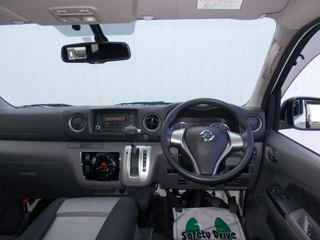 Nissan NV350 Caravan 2018-08 196490-3