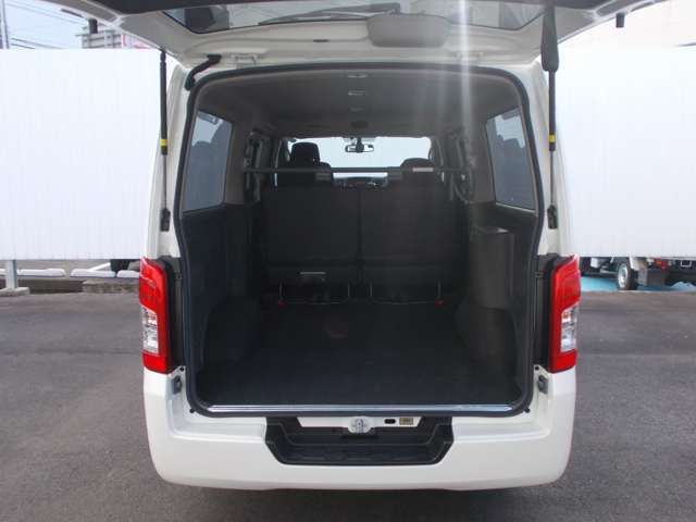 Nissan NV350 Caravan 2018-08 196490-15
