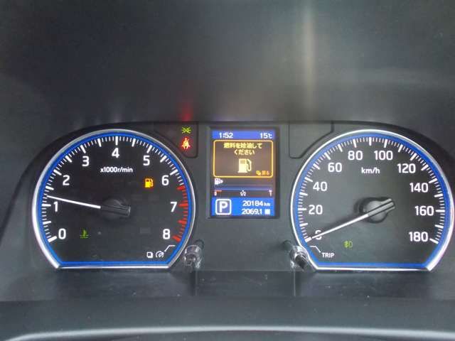Nissan NV350 Caravan 2018-08 196490-8